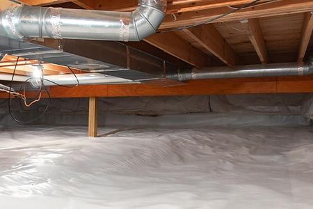 Professionally sealed crawl space to prevent water damage